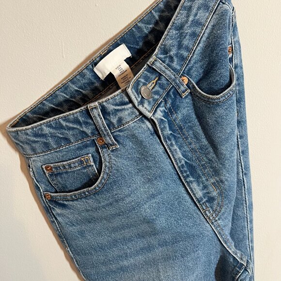 H&M High Rise Straight Leg Jeans | Size 2 | Medium Blue Wash - Picture 1 of 5